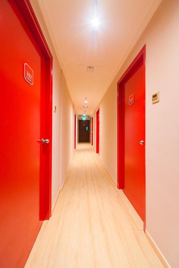 Reddoorz At Geylang Hotel Singapore Exterior photo